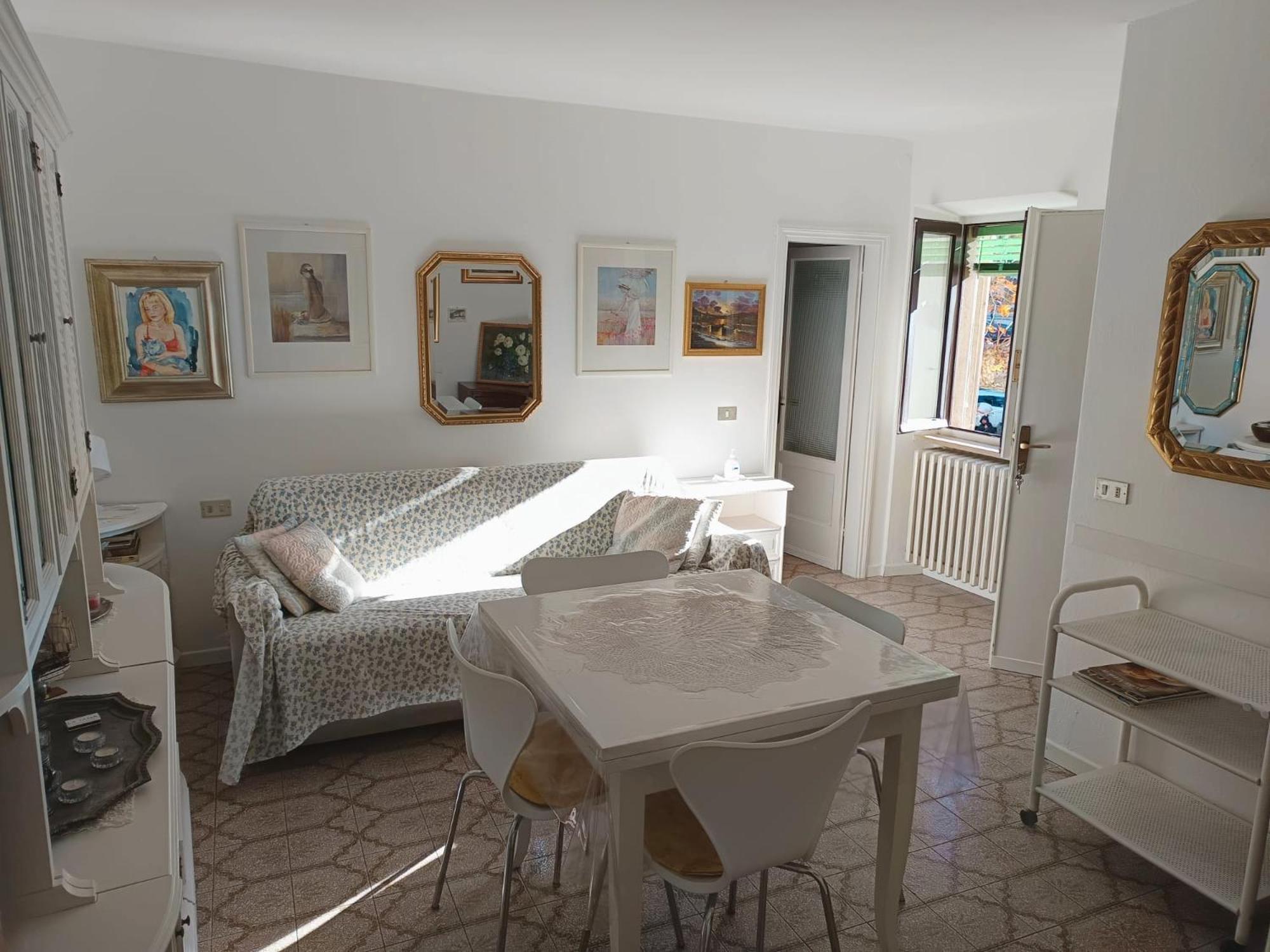 Maddalena House Apartment Варена Екстериор снимка